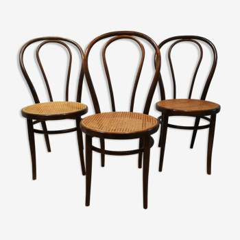 Lot de trois chaises bistrot