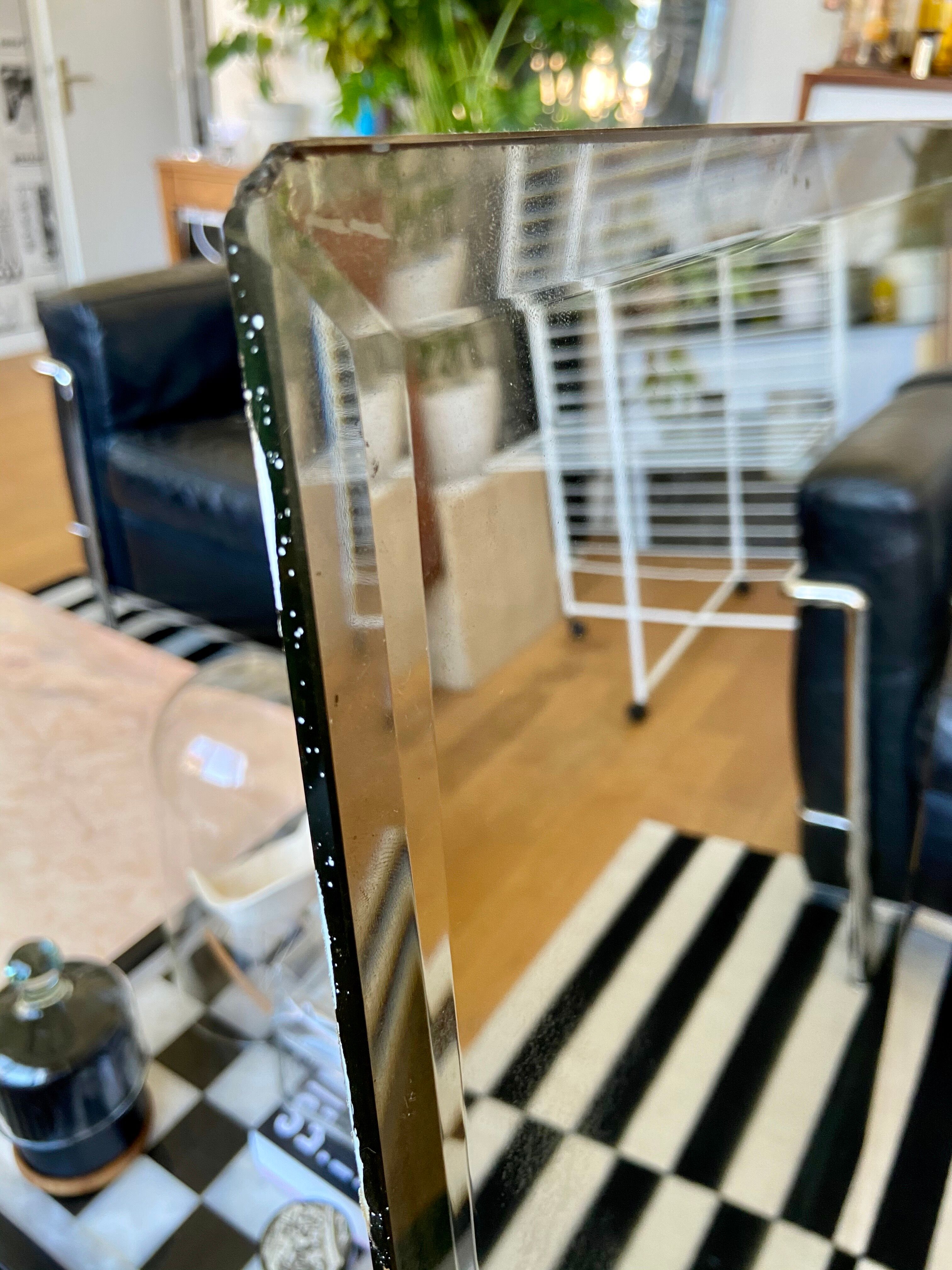 Bevelled mirror 63 x 100 cm