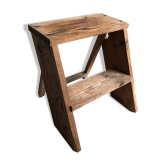Old wooden foot walk