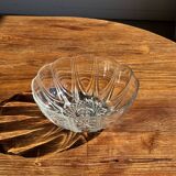 Small vintage Arcoroc Codec glass salad bowl with stylized petal patterns