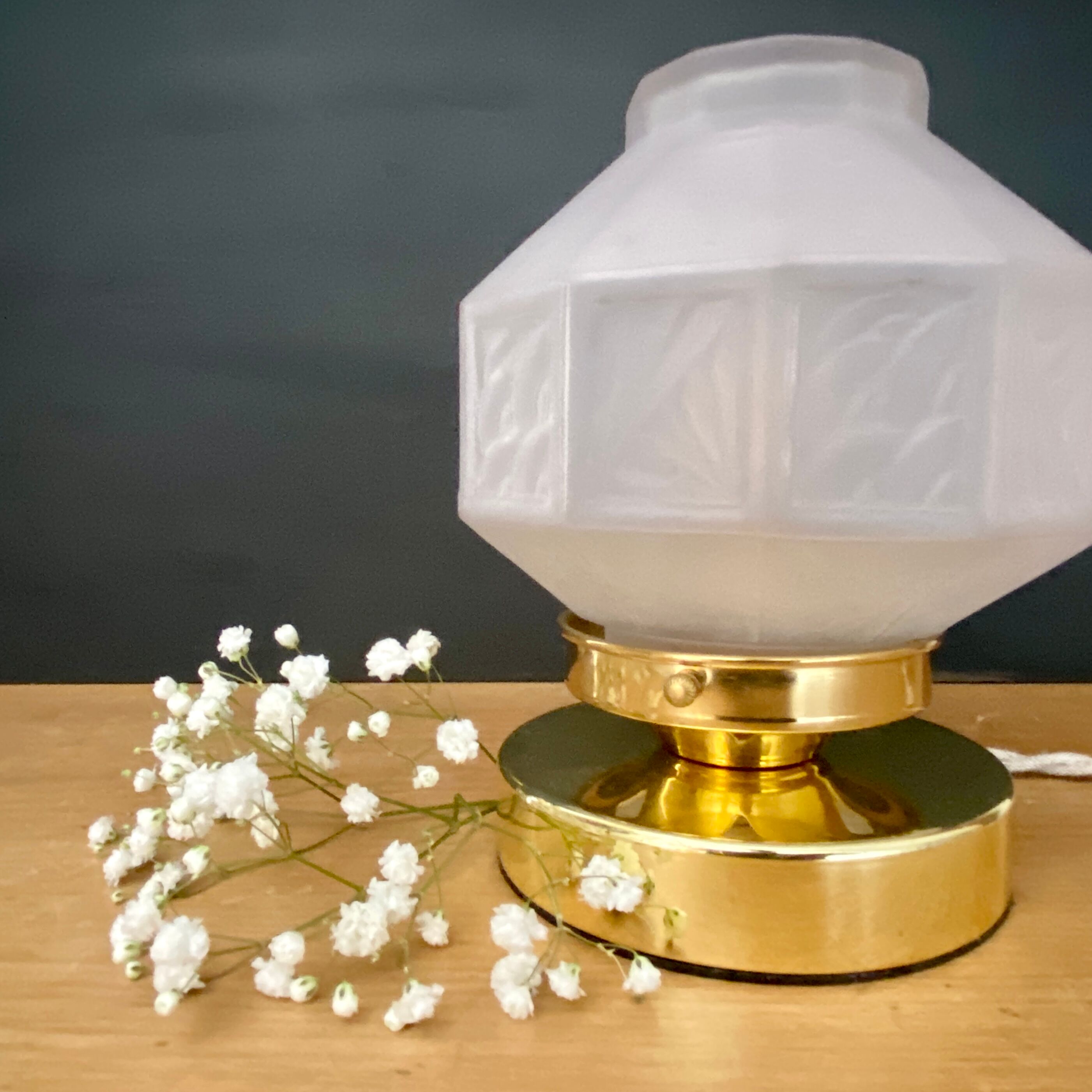 Table lamp globe vintage art deco glass