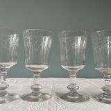 Lot de 4 verres anciens gravés et soufflés