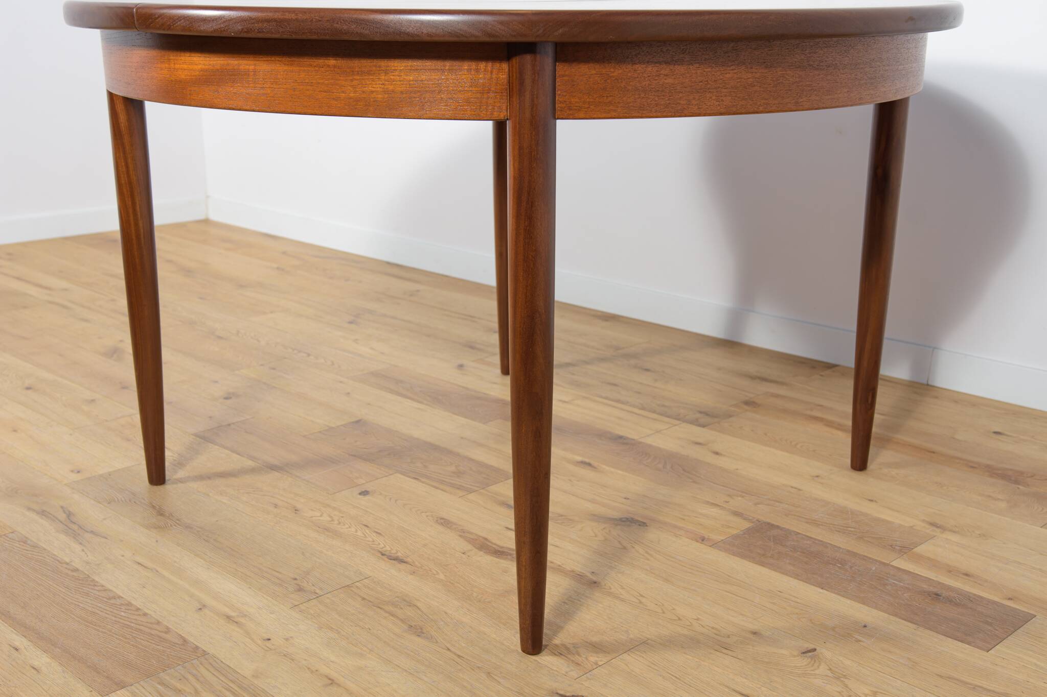 Mid-century teak round fresco dining table from g-plan, 1960s