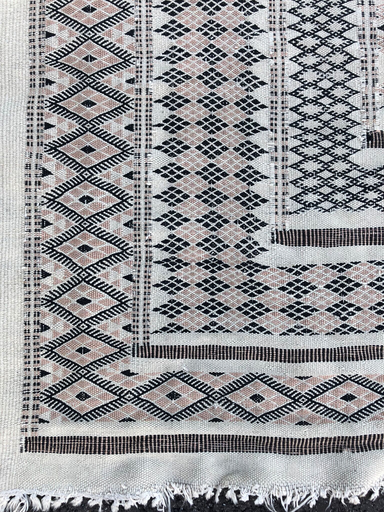 Large kilim vintage in the soft tones  205x320cm