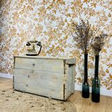 Oil can storage box