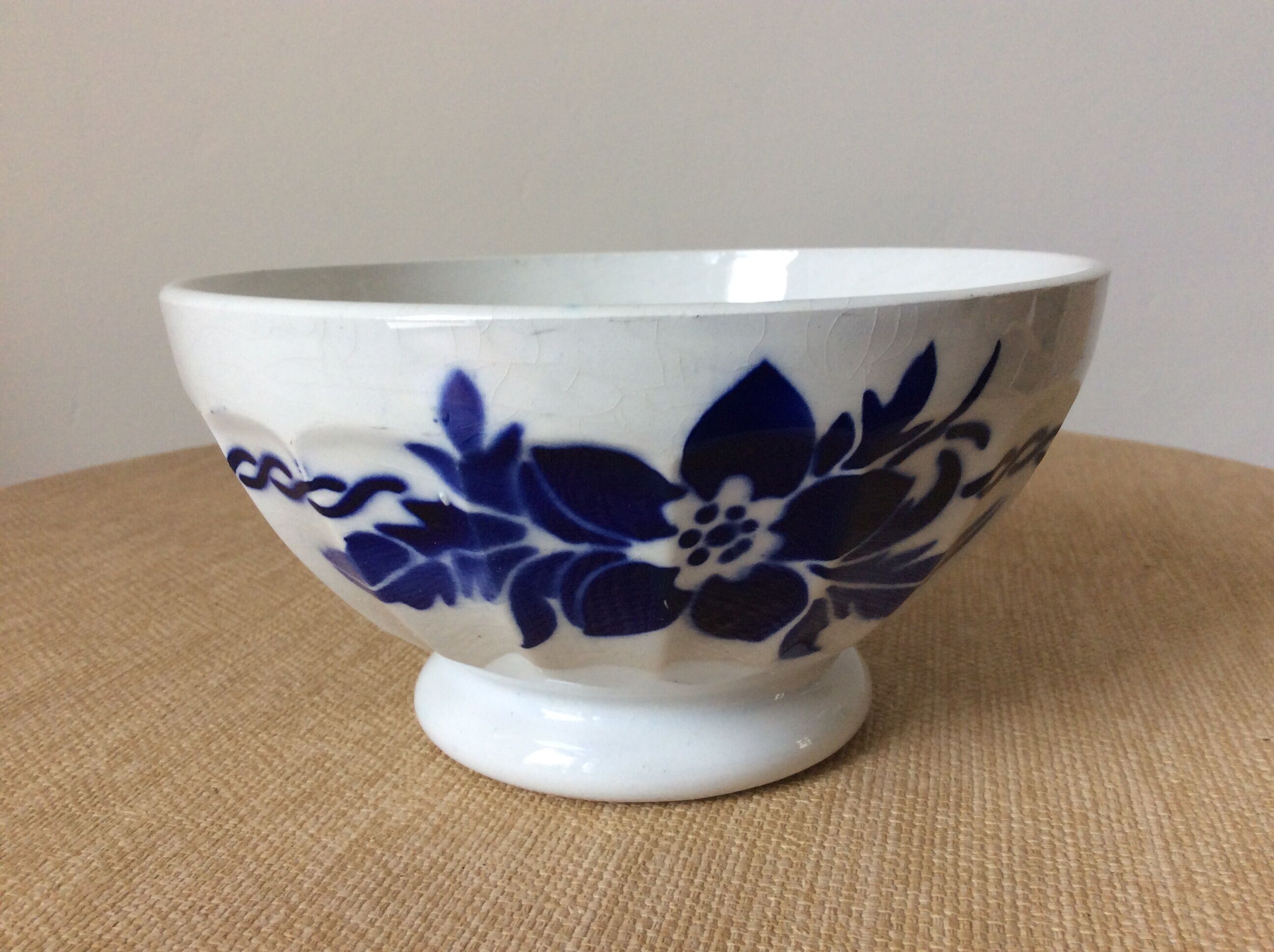 Series of 3 old bowls