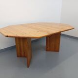 Vintage octagonal dining table from the 1980s in pine with an extension.