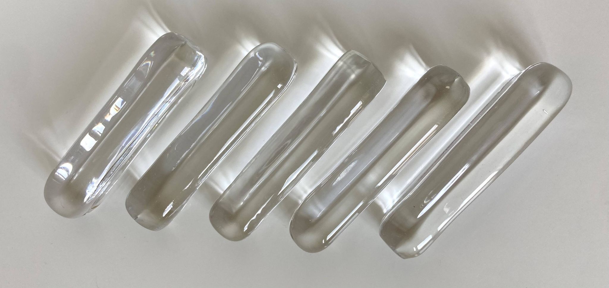 Set of five knife rests signed in crystal by the Daum Nancy house, 1960.