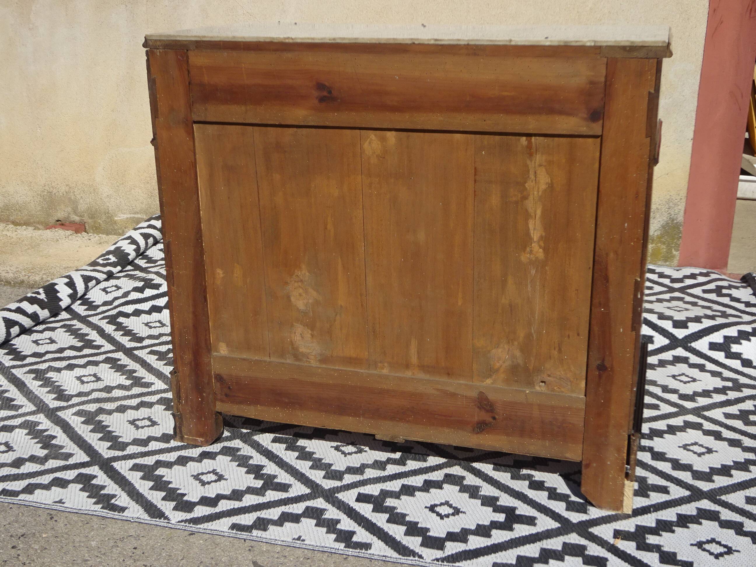 Napoleon III chest of drawers in walnut and burl walnut
