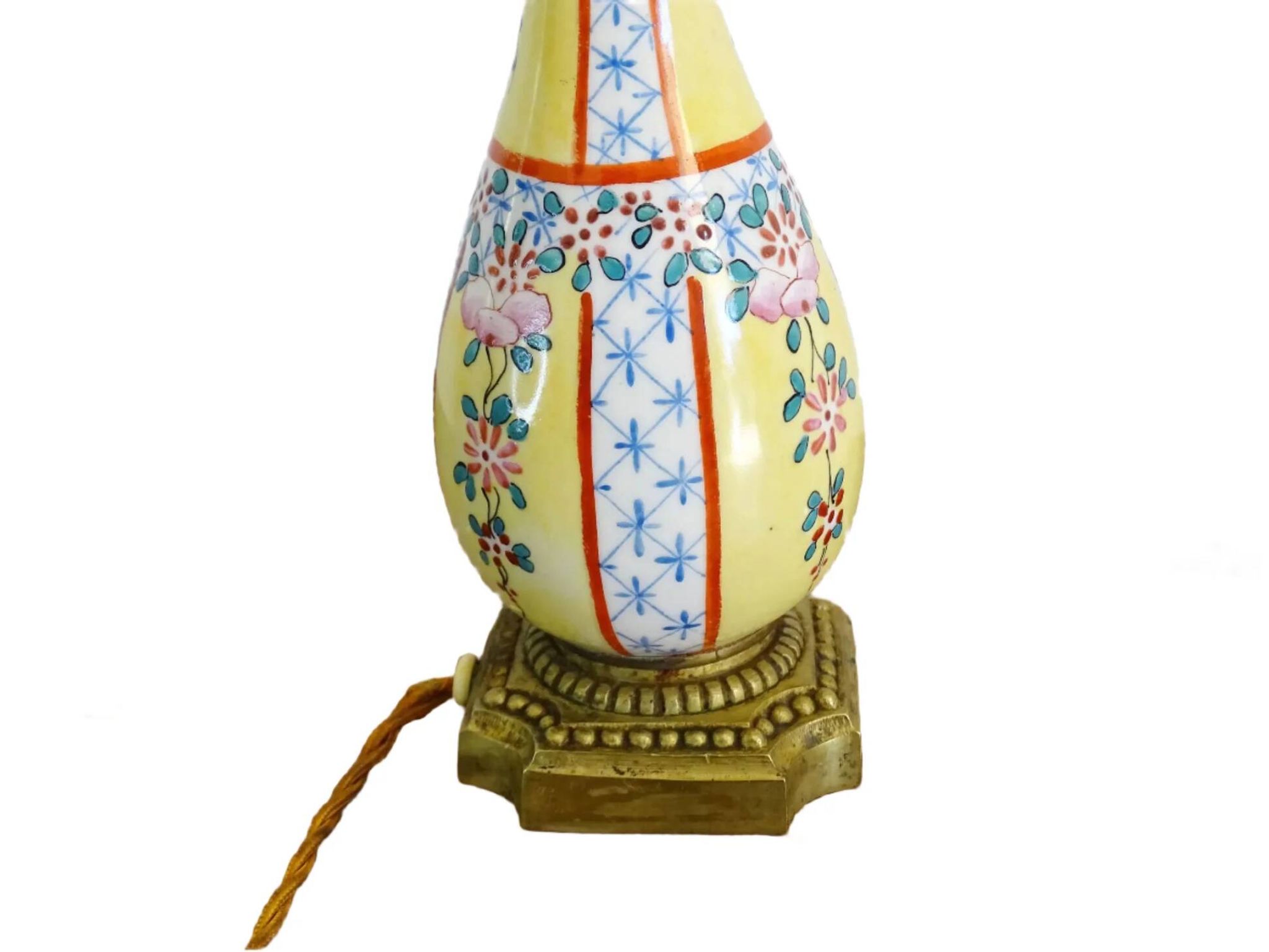 Pied de lampe vintage en porcelaine française de style chinoiserie