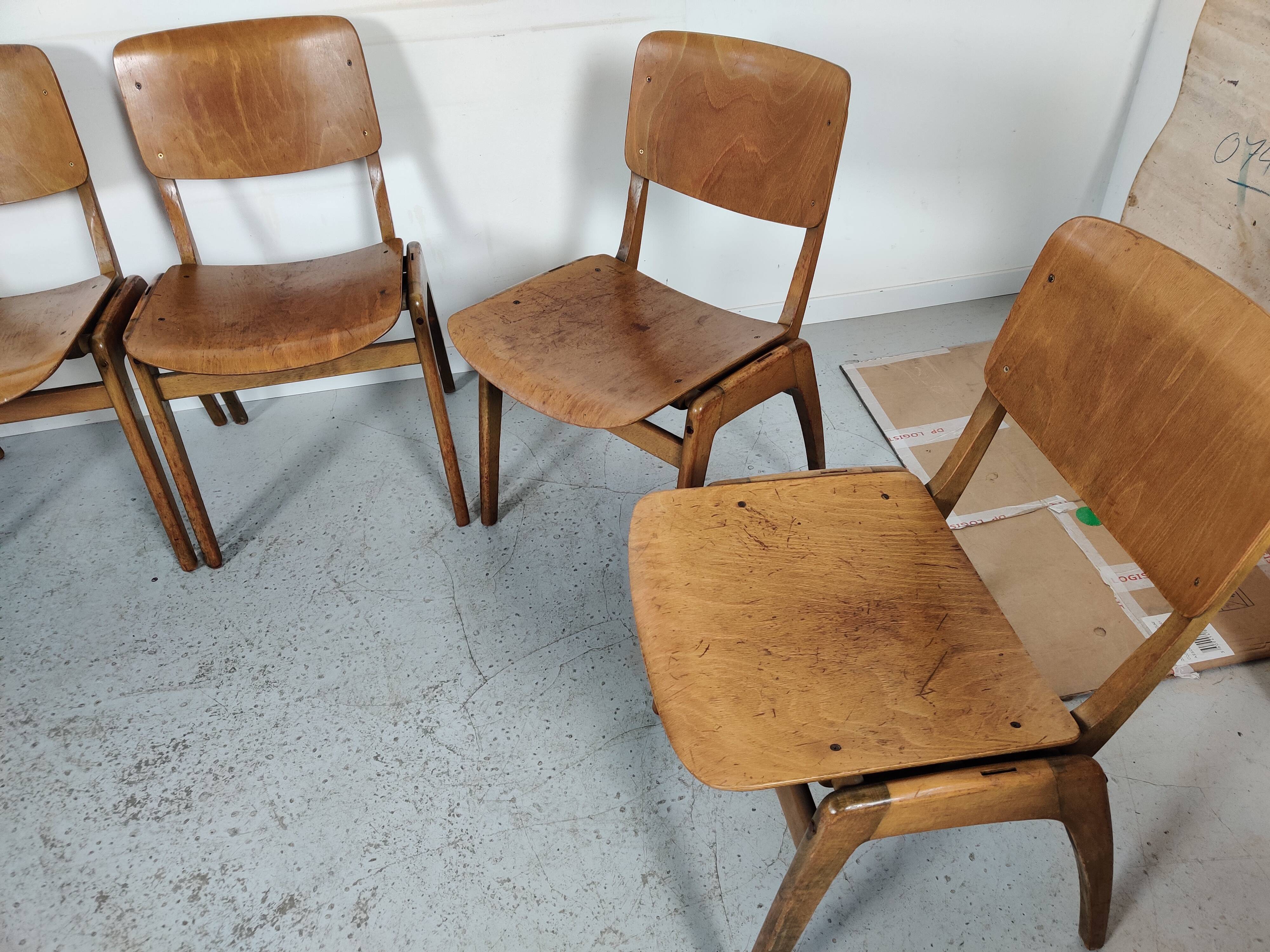 8 stackable vintage chairs 60s/70s