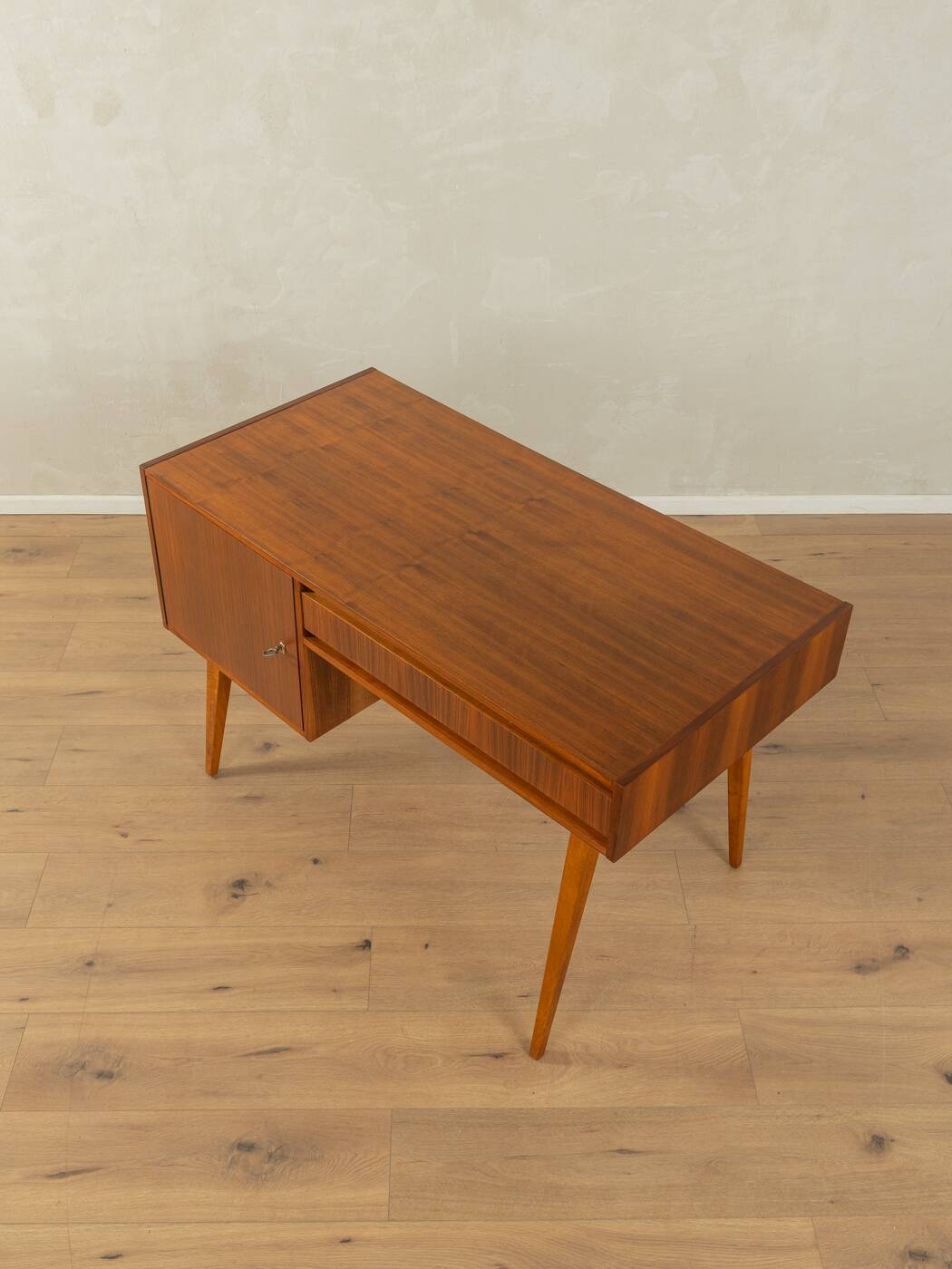 Independent office from the 1950s