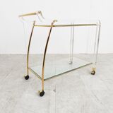 Chariot à boissons en laiton et lucite, années 1970
