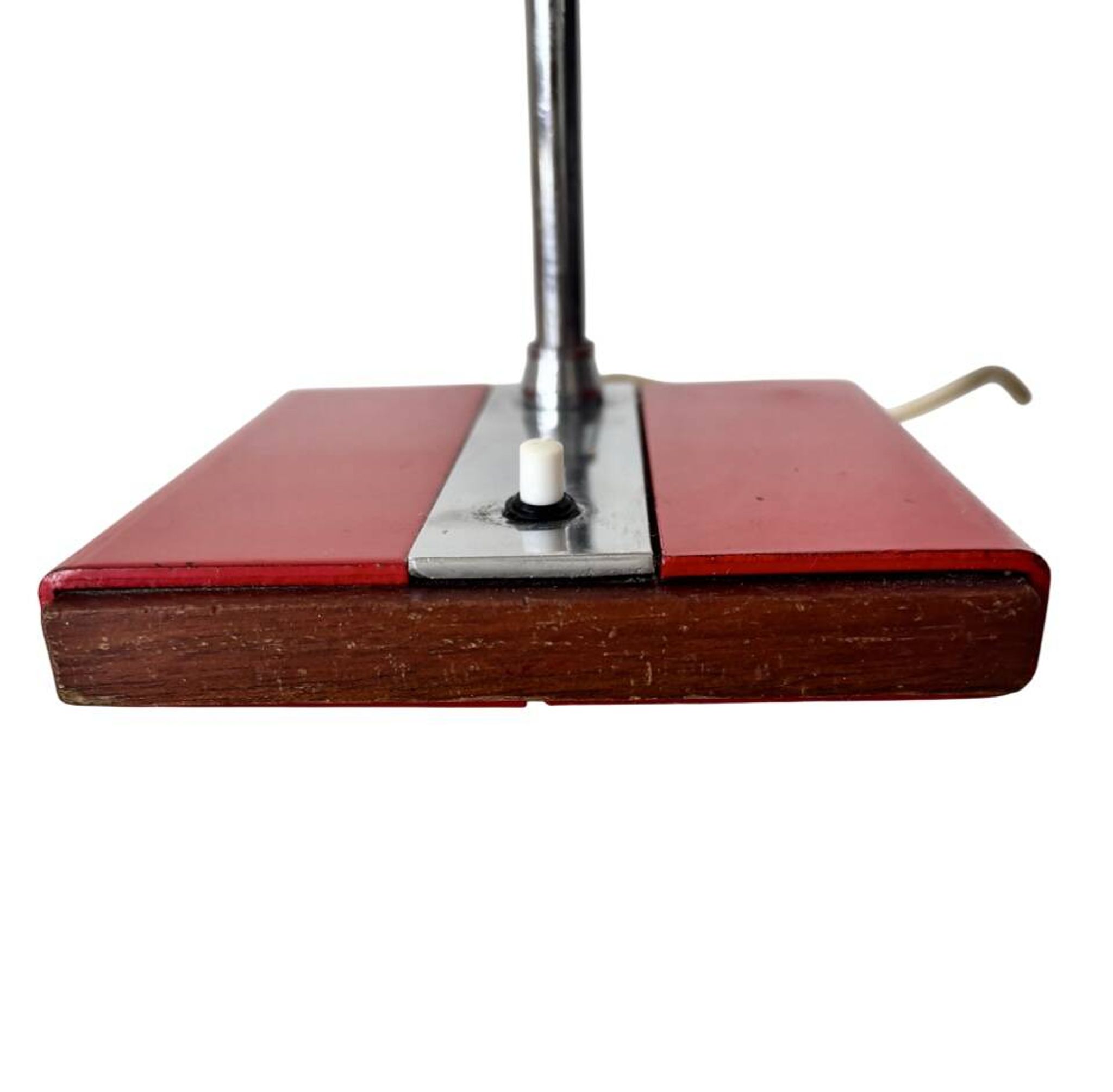 Italian desk lamp in wood and metal from the 1960s.
