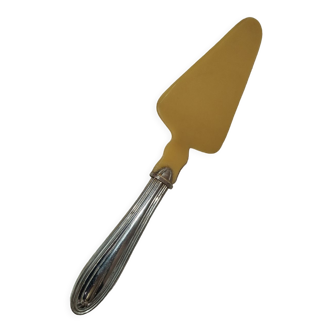 Pie shovel