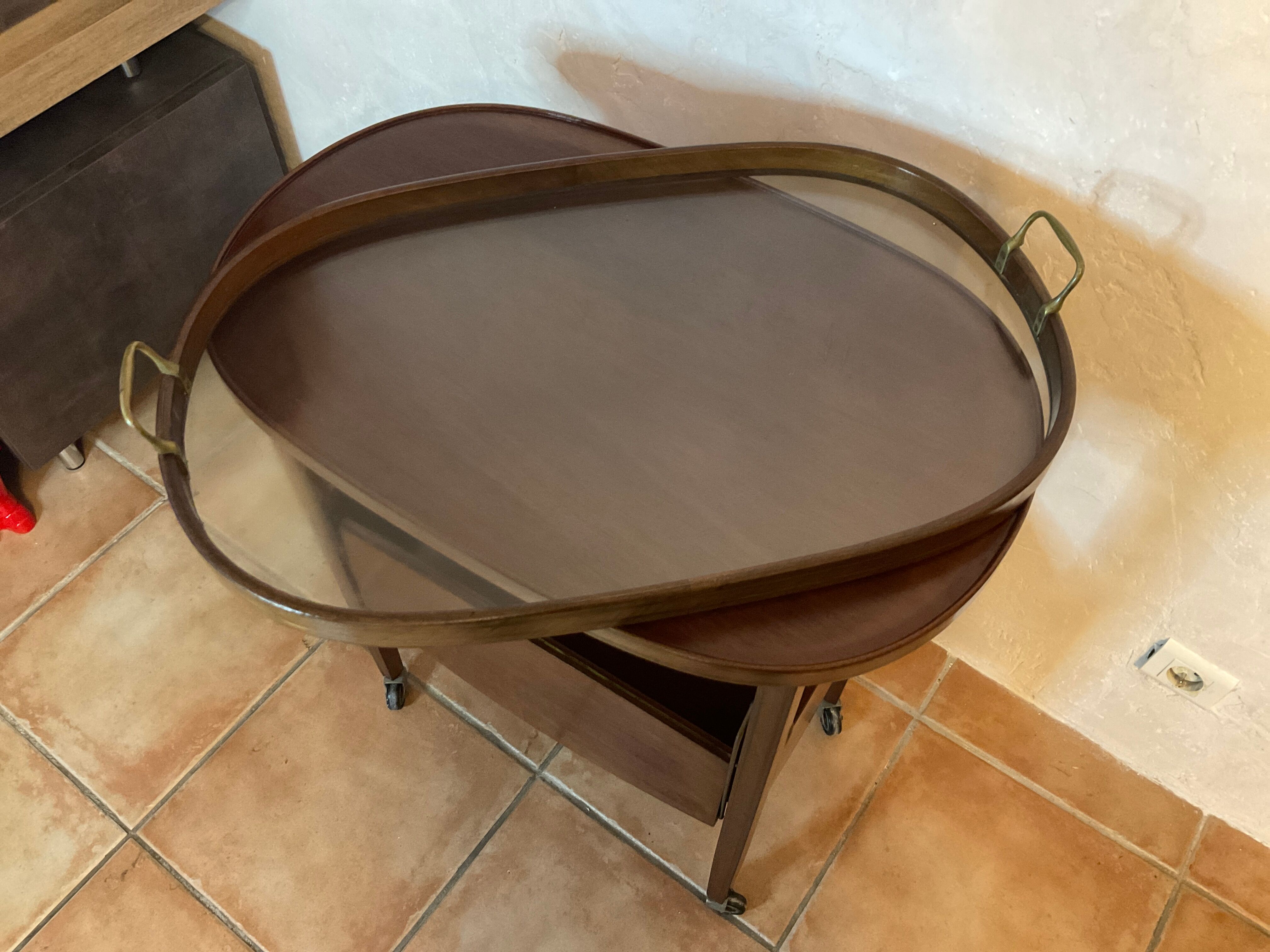 Tea table serving oval maid in mahogany brass marquetry