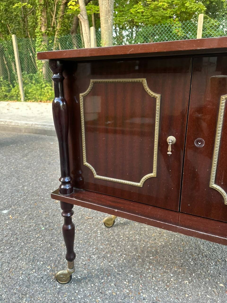 Vintage mahogany & gold rolling accent table (TV / bar / hi-fi furniture)
