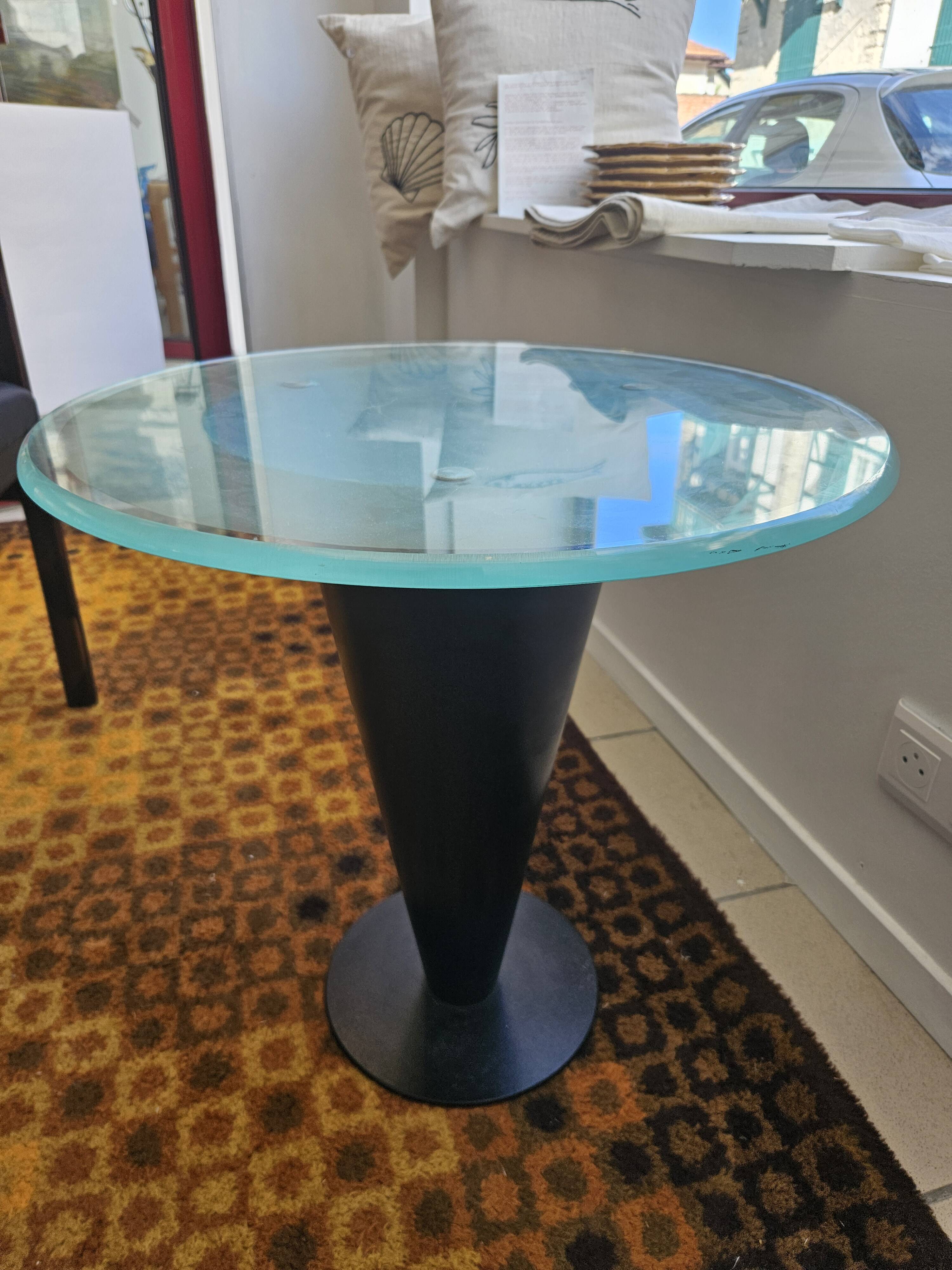 Table d’appoint, Guéridon à trois pieds avec plateau en - Catawiki