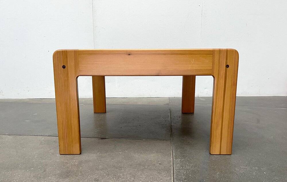Vintage coffee table in Swedish pine by Yngve Ekström for Swedese, 1970s.
