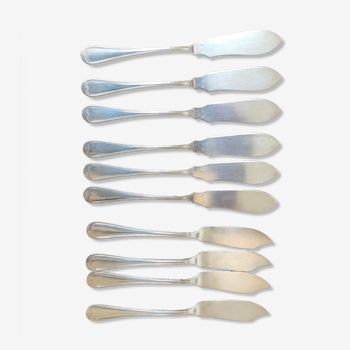 10 mismatched fish knives, silver metal