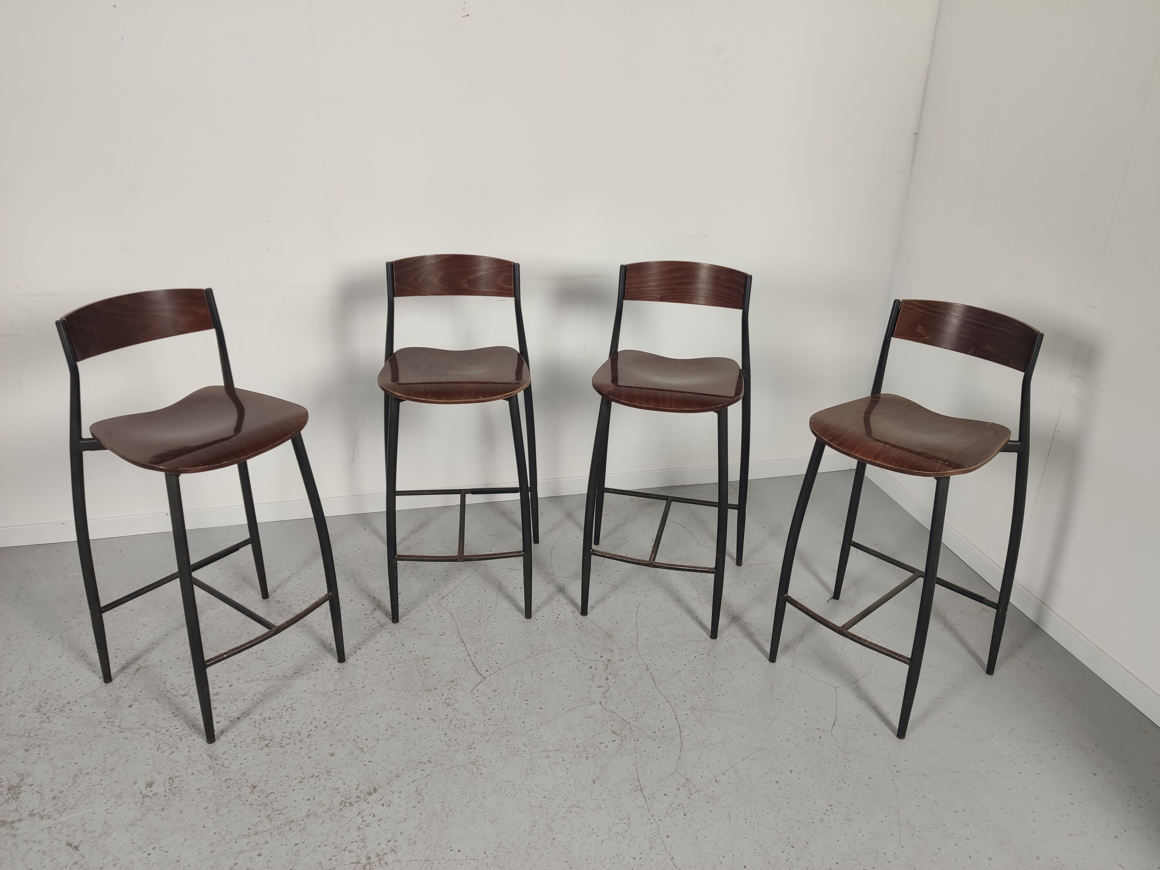 Lot 4 industrial bar stools 70s