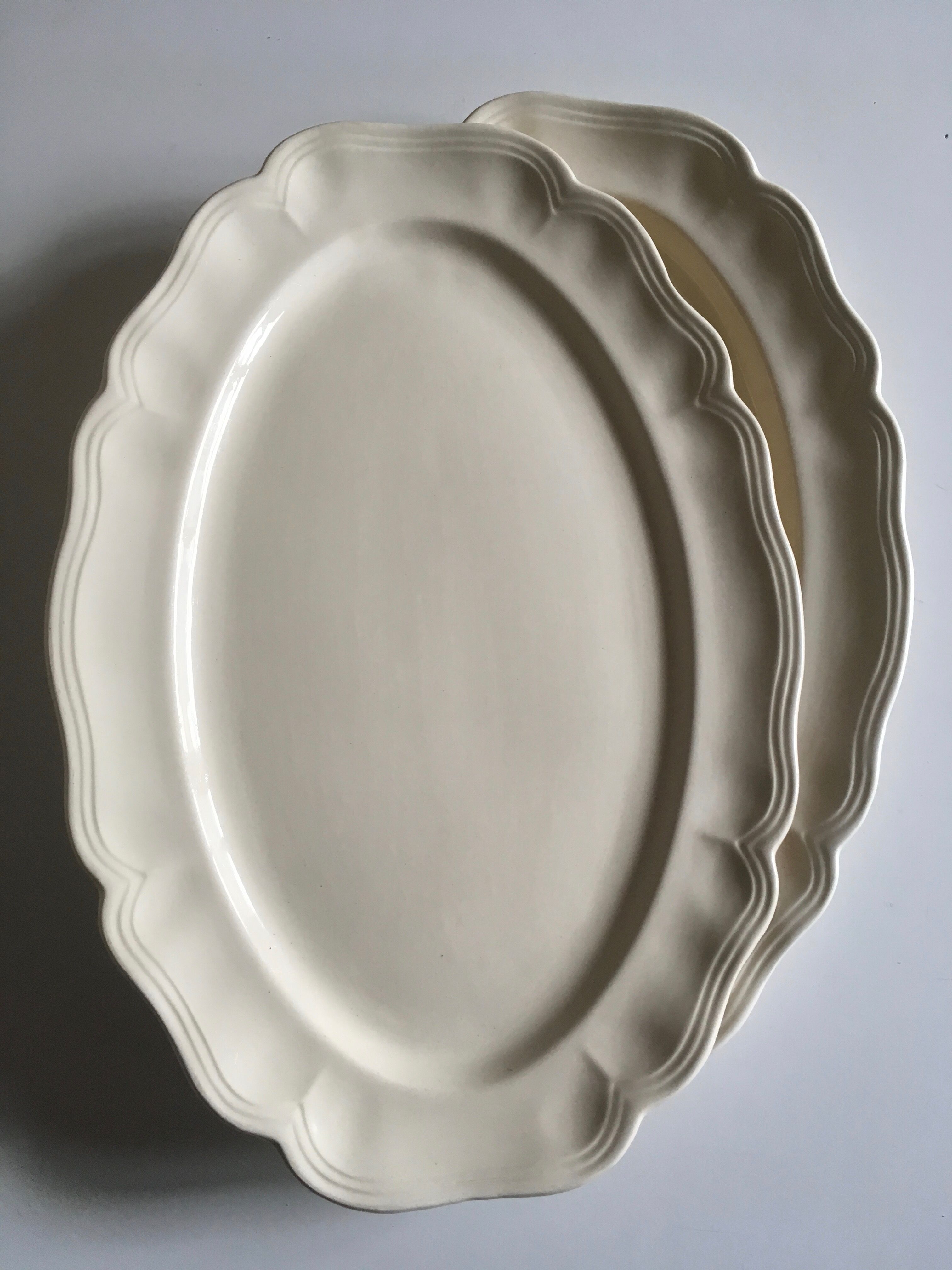 Sarreguemines ivory dish with oval godrons 38cm