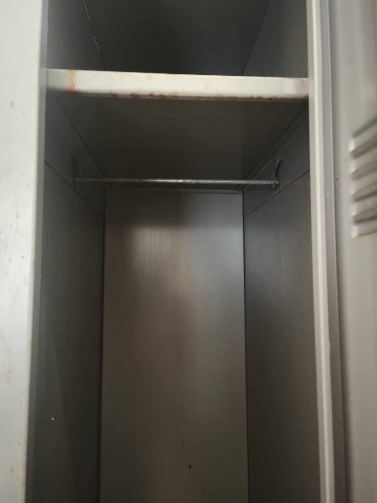 Industrial cloakroom