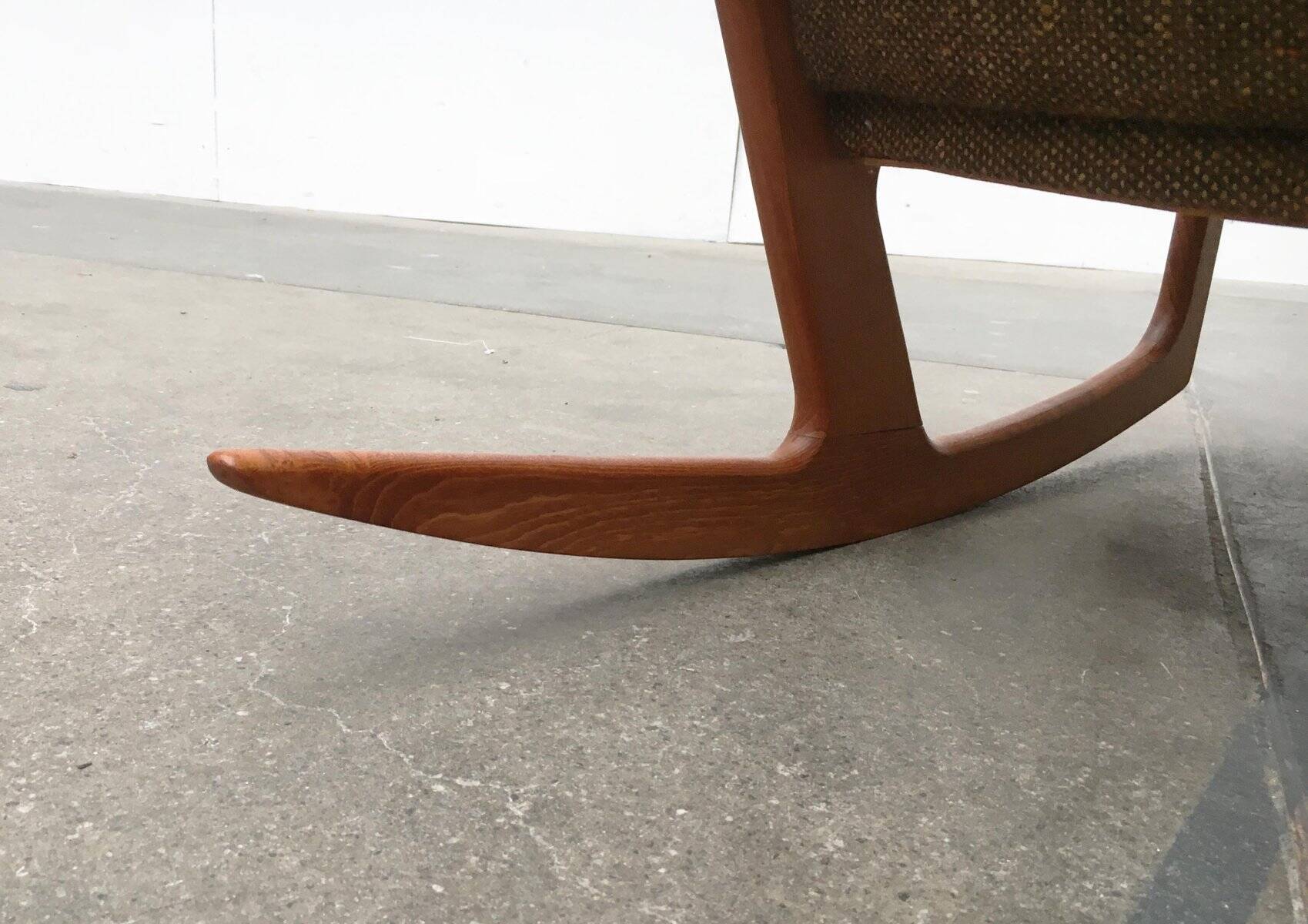 Mid-century model 100 rocking chair in Danish teak by Søren Georg Jensen for Kubus Møbler, 1960s.