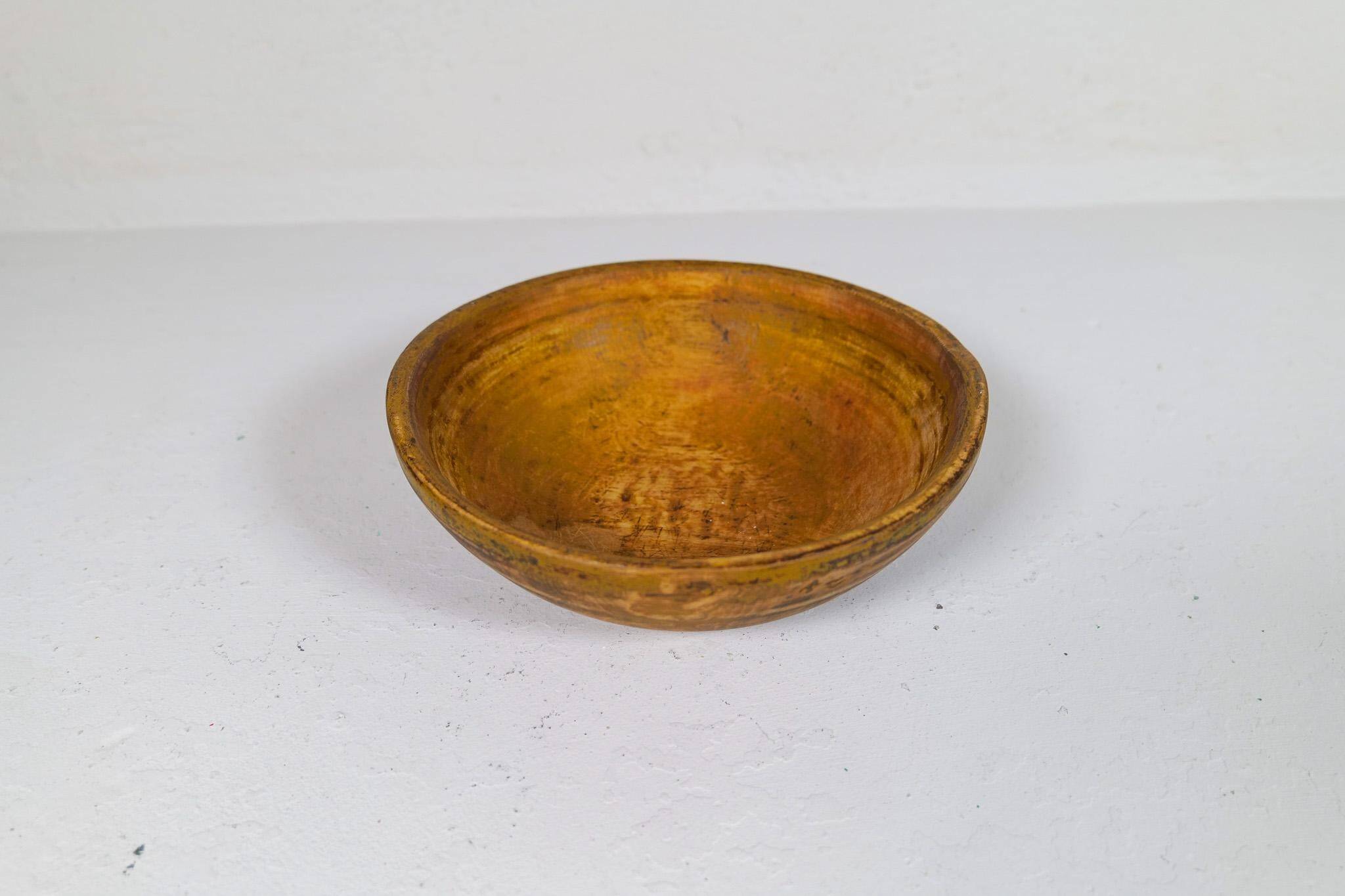 Swedish folk art, unique set of 2 farmer's bowls from the 19th century.