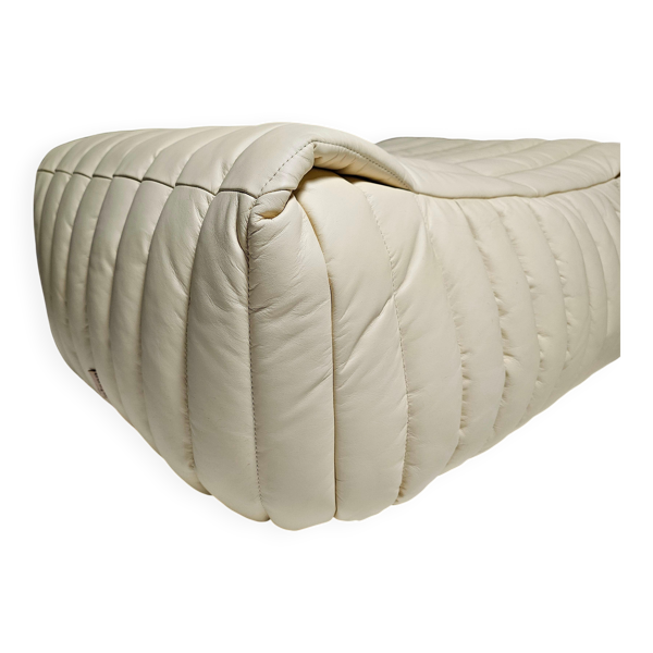 Sandra ottoman/pouf en cuir crème par Annie Hieronimus pour Cinna, 1970
