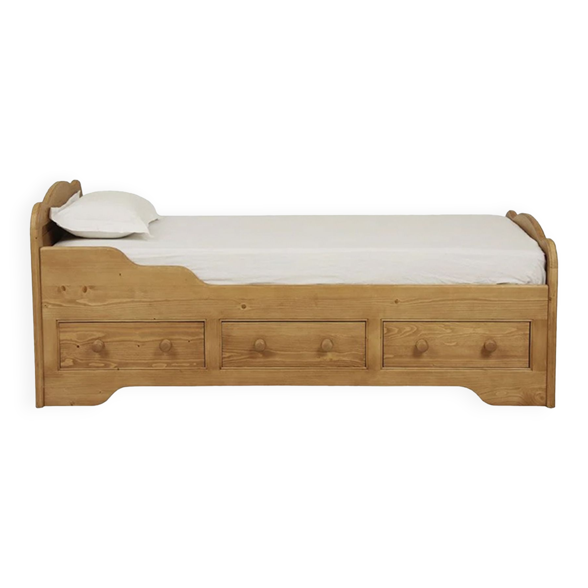 Interior's single solid wood bed, english style