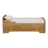 Interior's single solid wood bed, english style