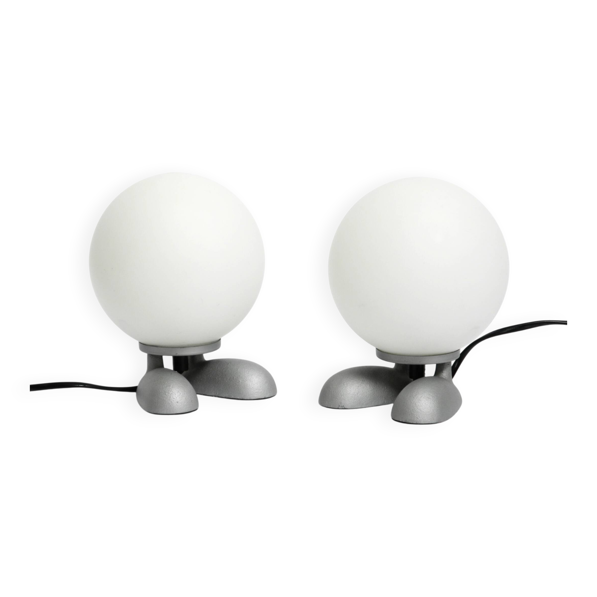 Pair of 1990s table lamps with a cast aluminum base by Sompex