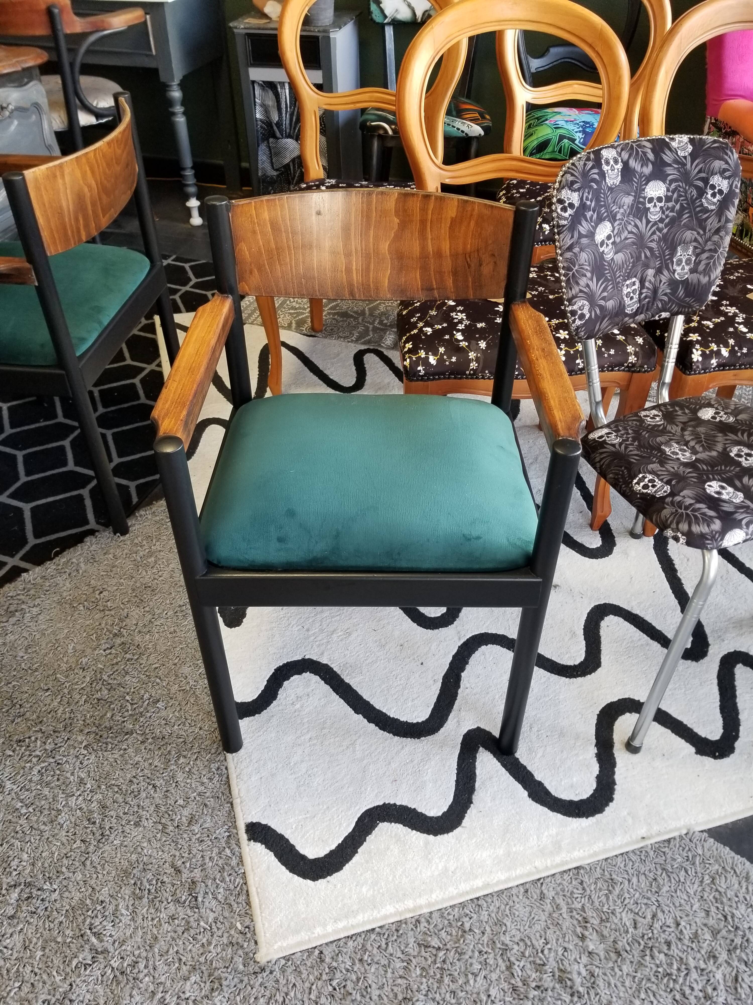Vintage table chair