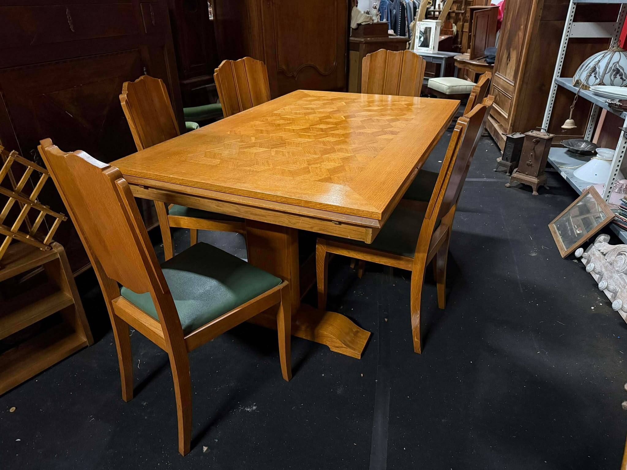 Dining table and its 6 chairs