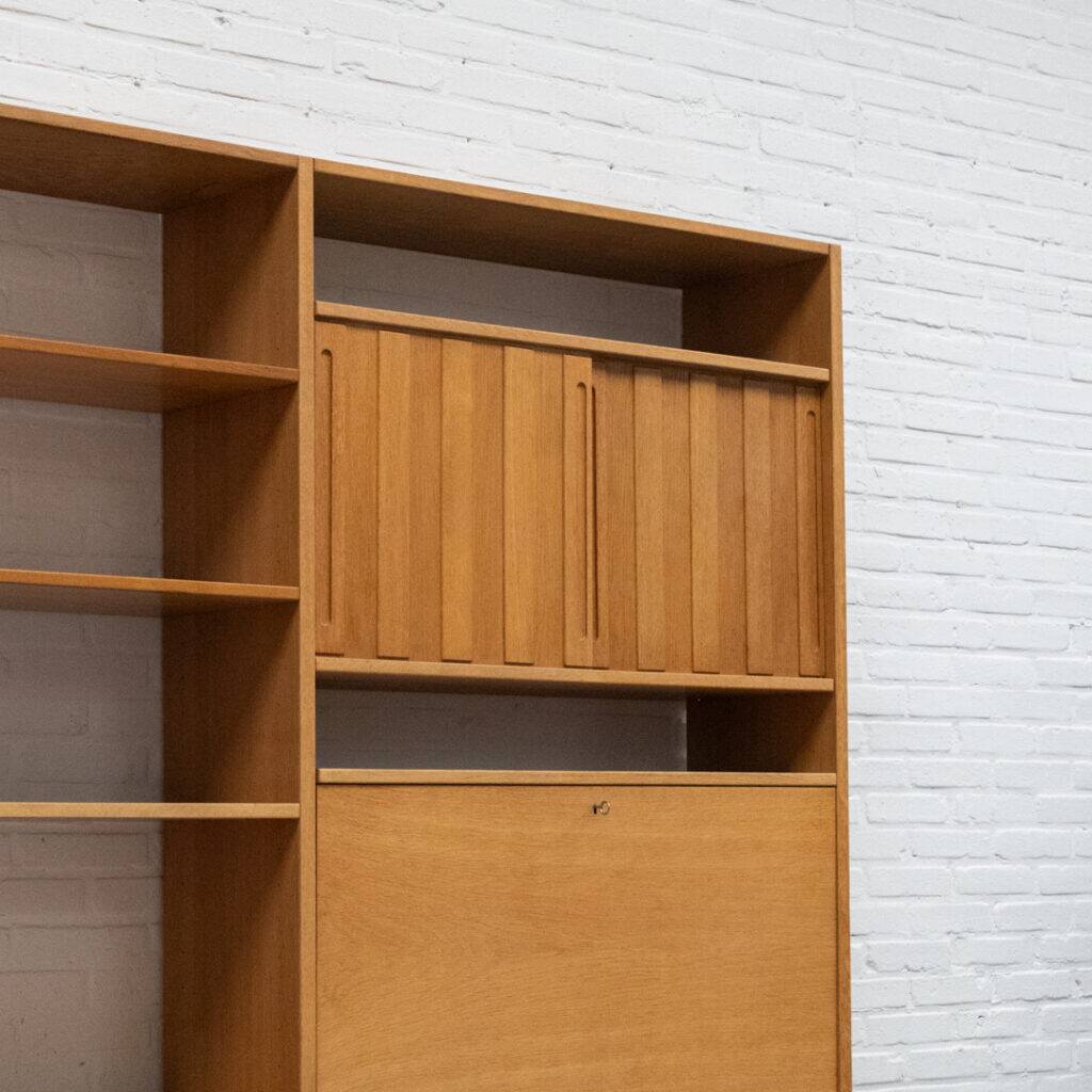 Etagère murale RY 100 par Hans Wegner pour Ry Møbler 1960