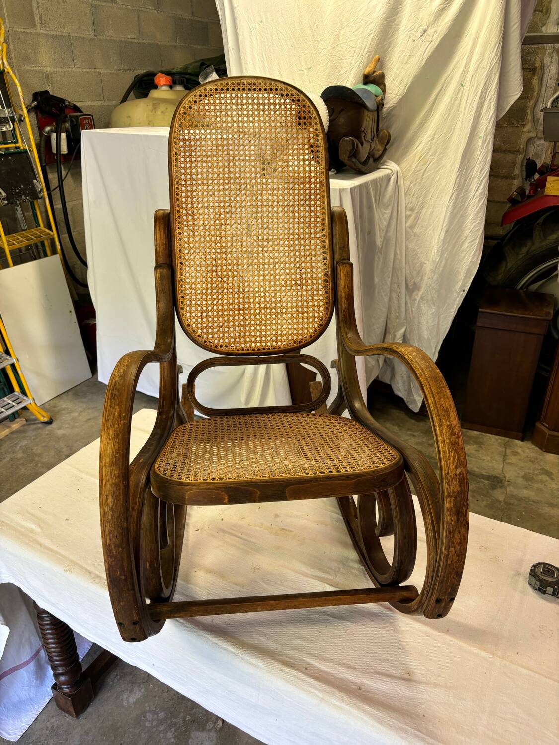 Fauteuil à bascule en bois
