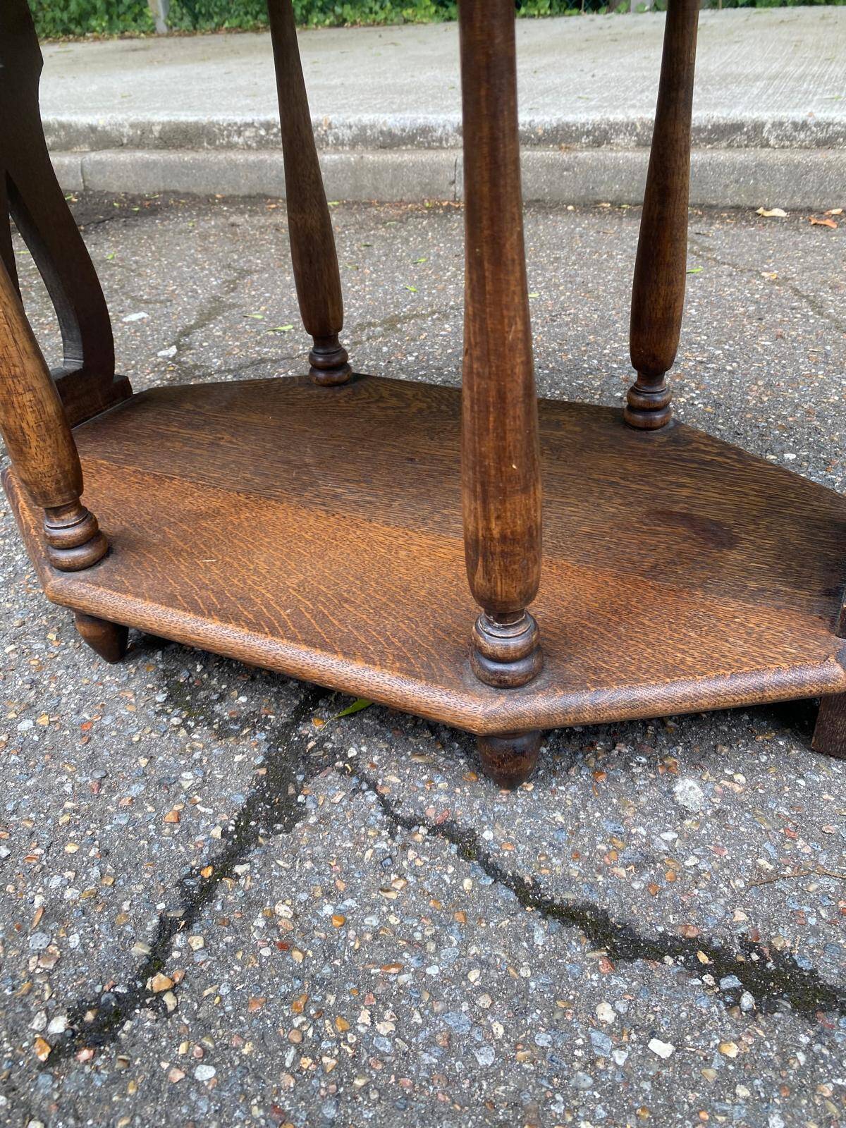Table basse table d'appoint arts and crafts en chêne massif des années 20