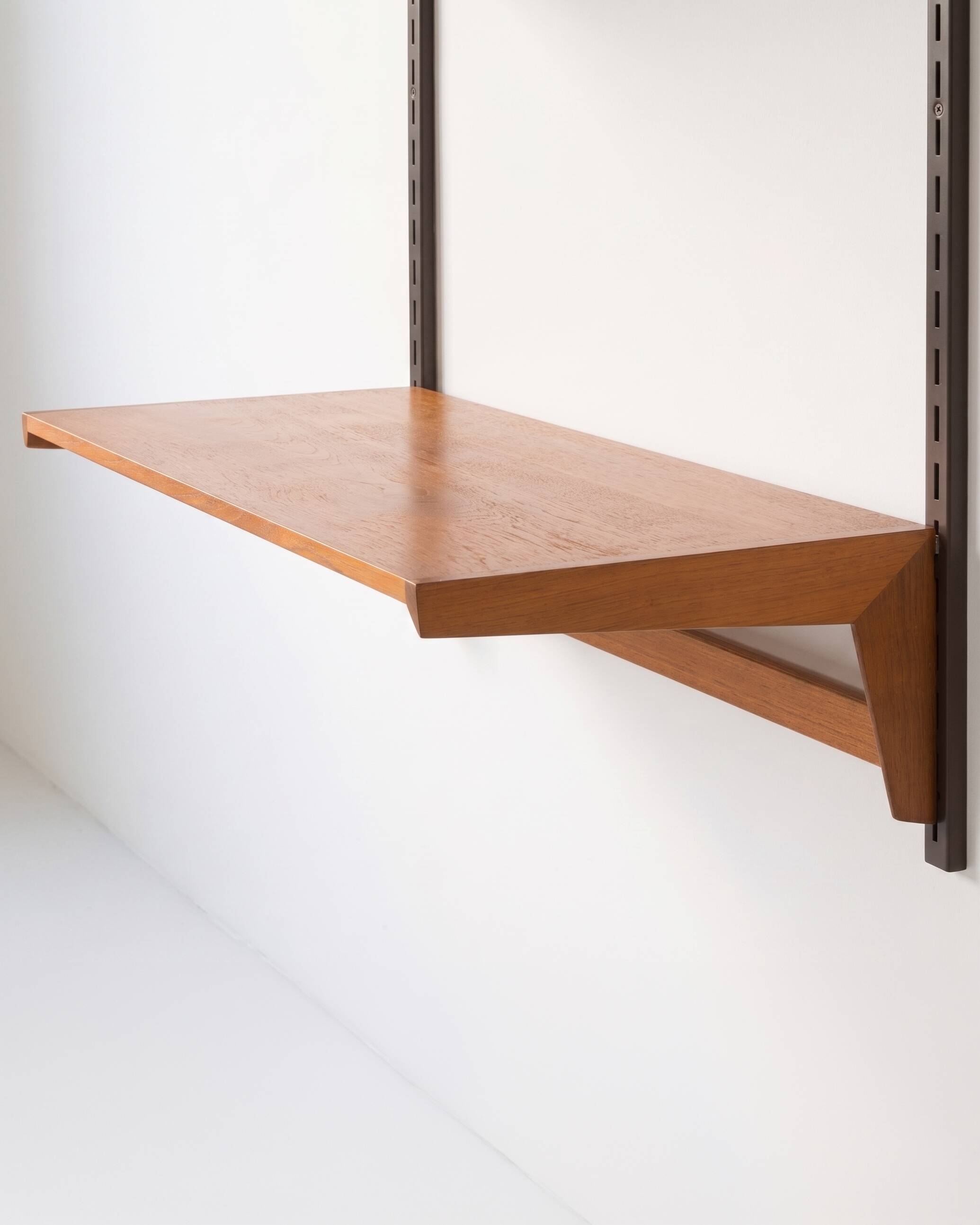 Modular wall system by kai kristiansen - fm møbler