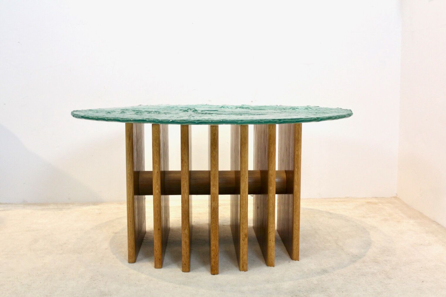 Table basse Heinz Lilienthal avec plateau en verre sculptural