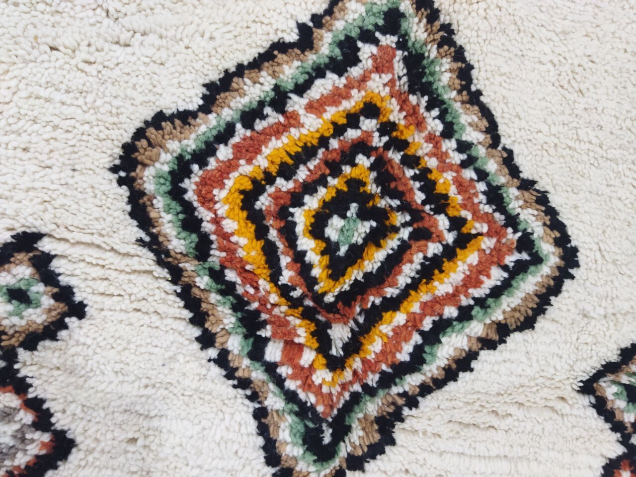 247x146cm moroccan berbere carpet