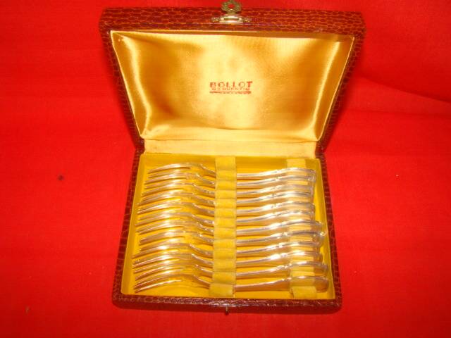 12 silver-plated snail forks with case