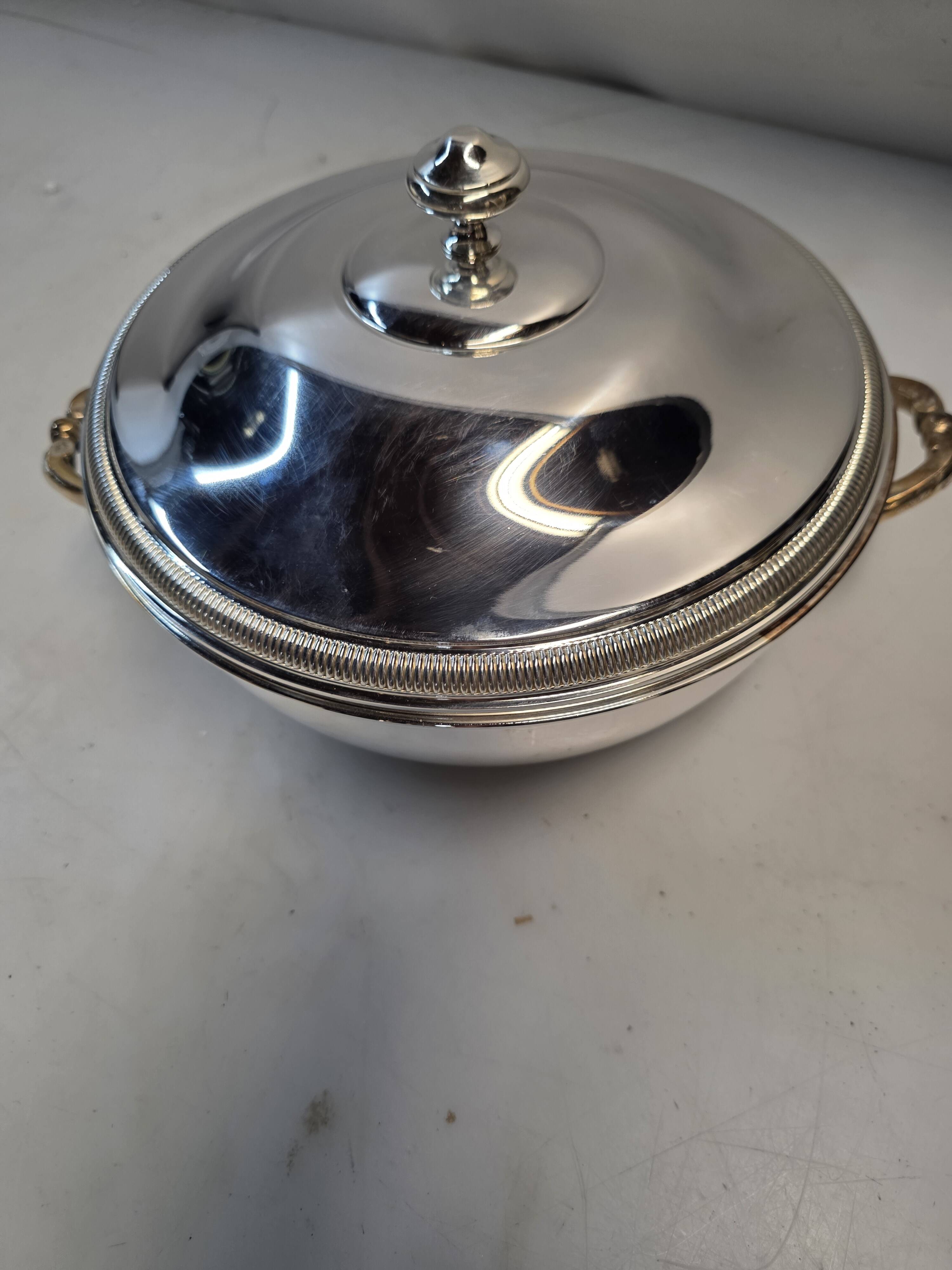 Soup tureen or vegetable dish in silver-plated metal – French silversmithing