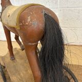 Très ancien cheval à tirer art populaire