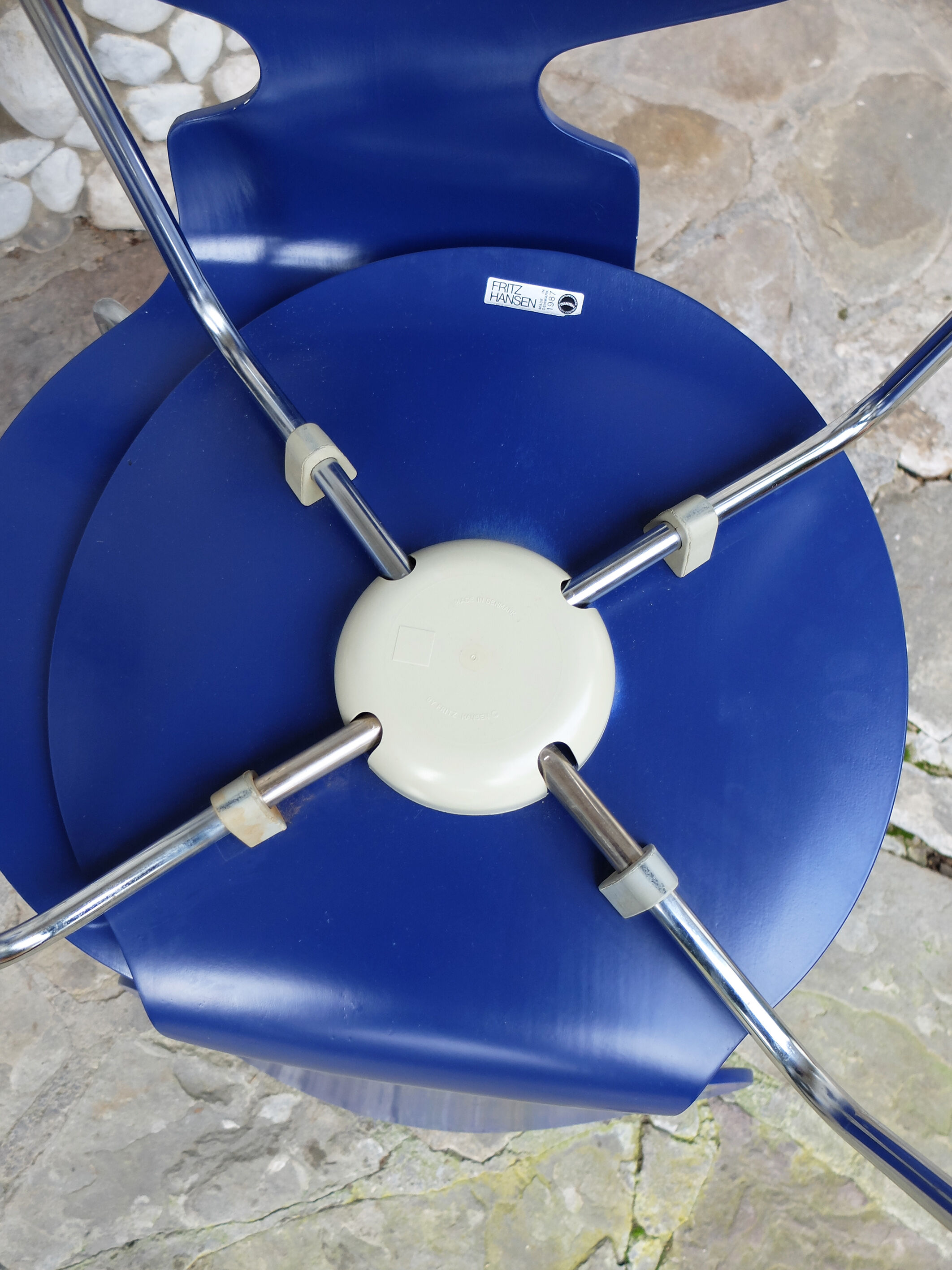 Suite of 4 ant chairs 3101 series 7 Arne Jacobsen for Fritz Hansen Ant chair