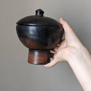 Céramique japandi fabrication artisanale poterie handmade porte encens