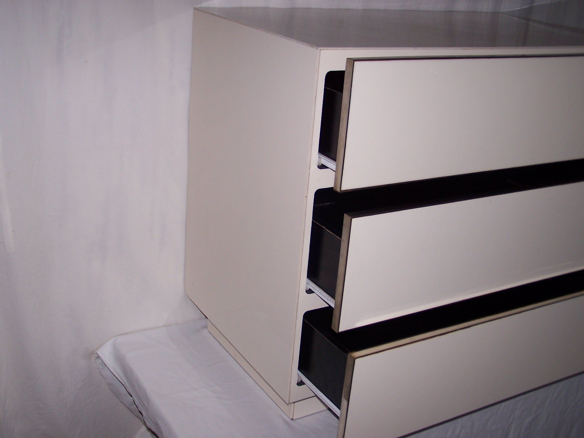 White chest of drawers of the 70s