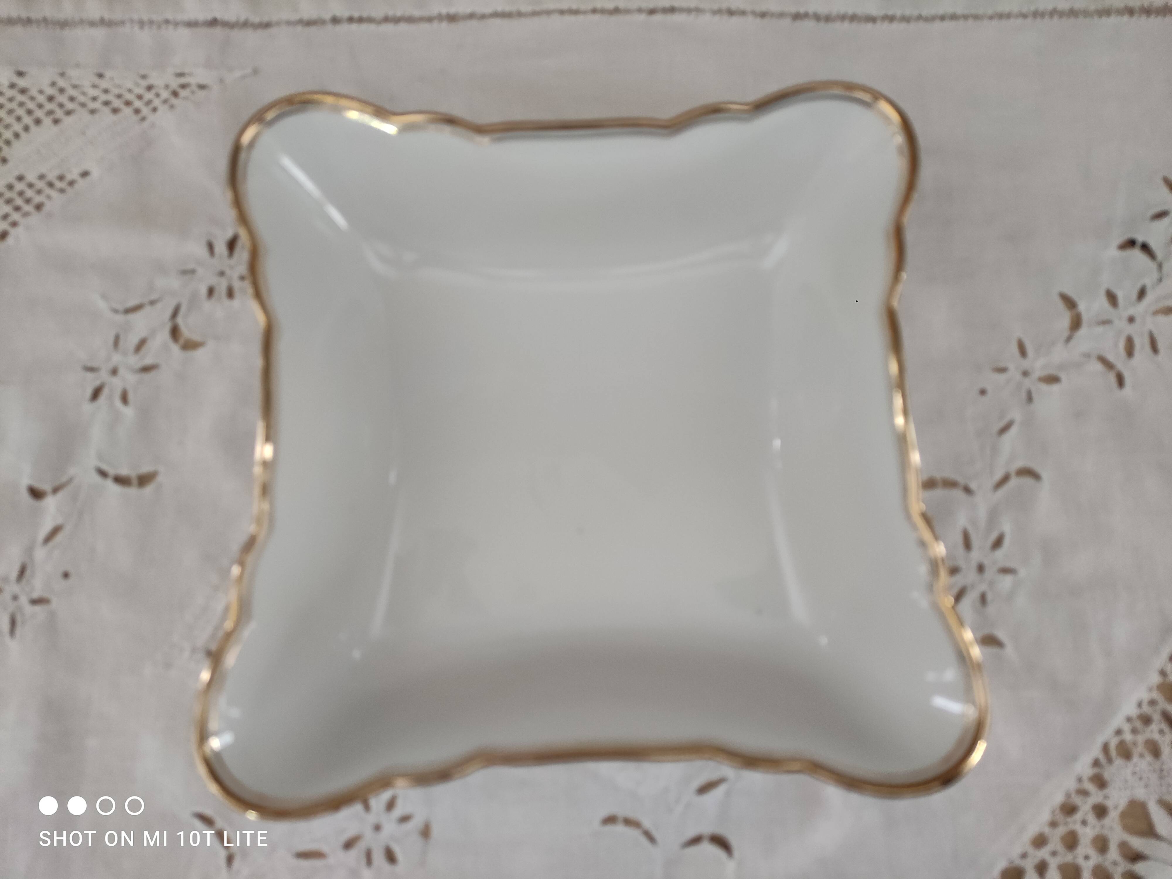 Saladier en porcelaine suisse blanche double liseré doré "VSK USC Viribus Unitis"