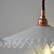 Suspension opaline festonnée blanche, douille E14 en cuivre et rosace coupole