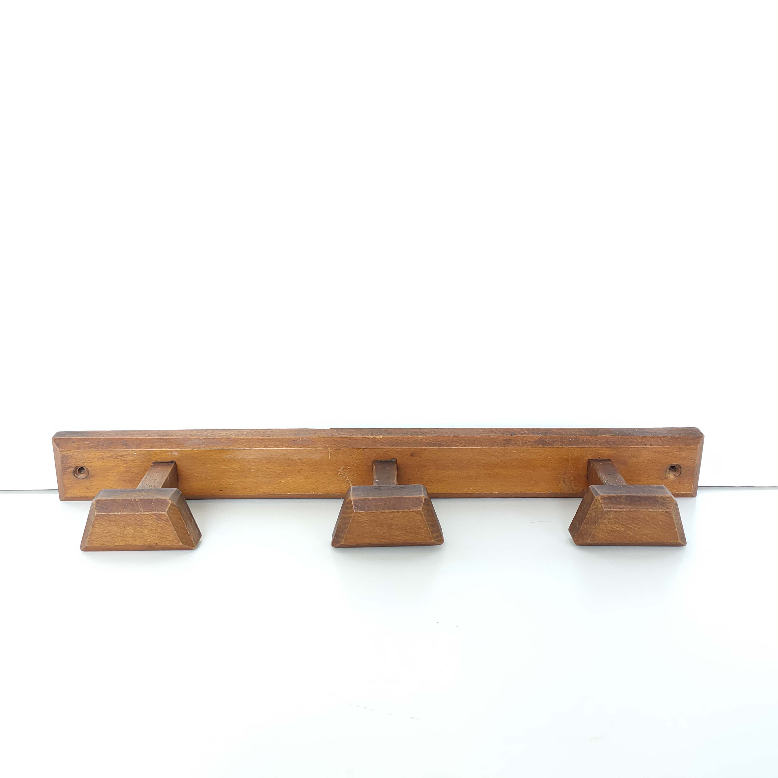 Coat racks 2 wood patères 40s